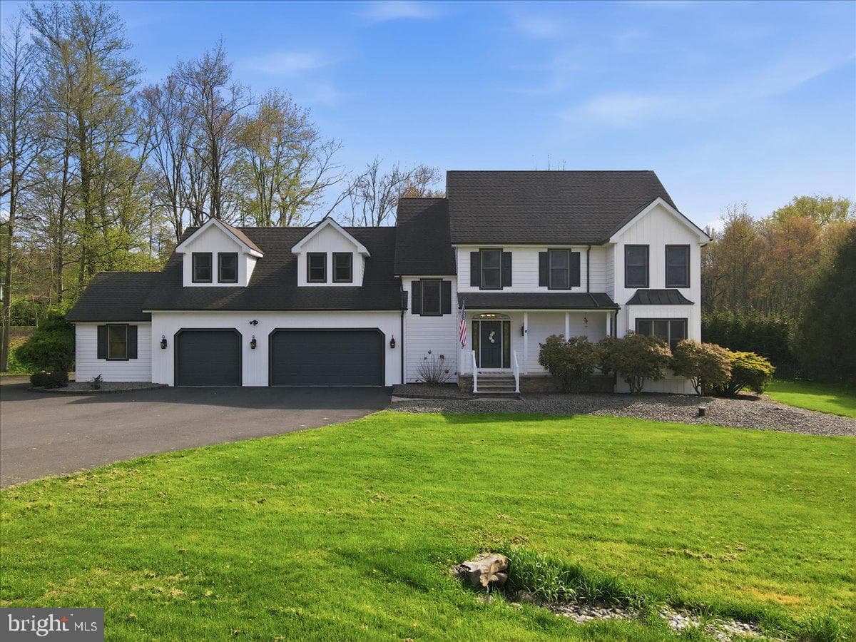 5556 Bridle Road photo 2