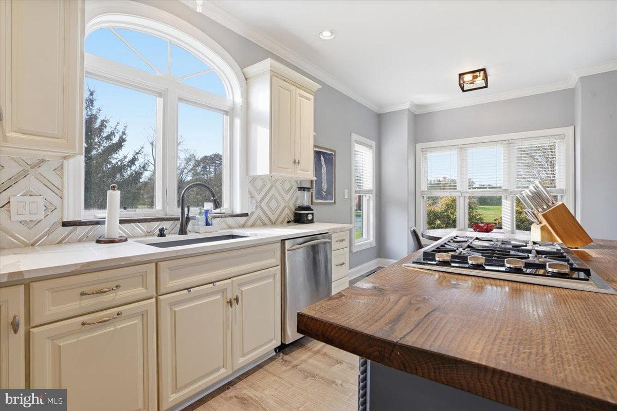 5556 Bridle Road photo 29