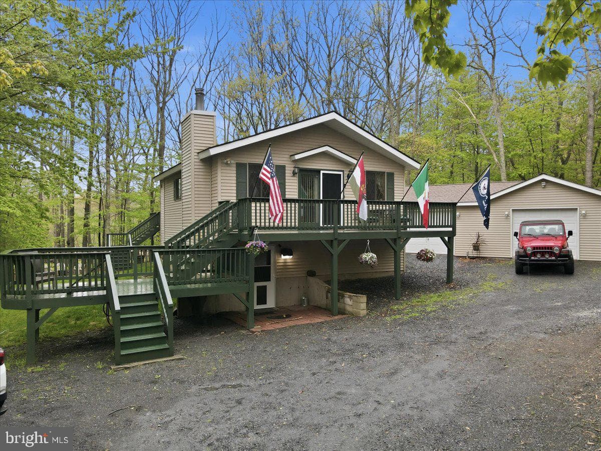 149 Mcmichaels Court photo 1