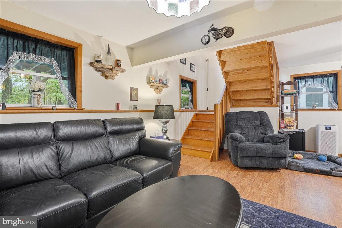 149 Mcmichaels Court photo 15