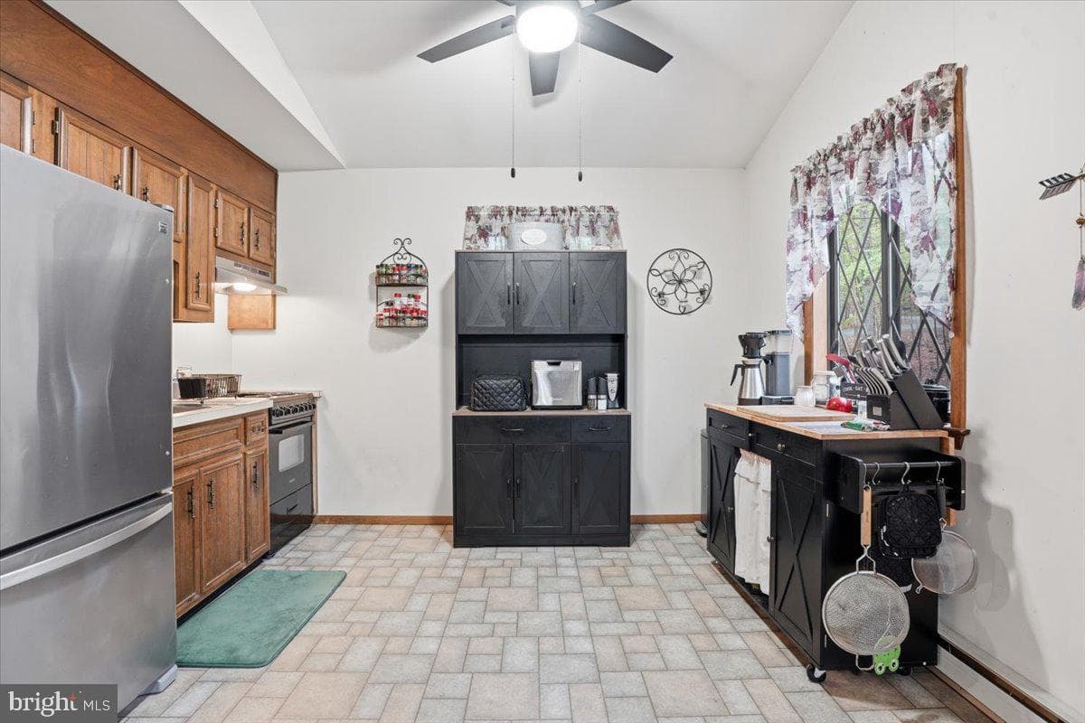 149 Mcmichaels Court photo 24