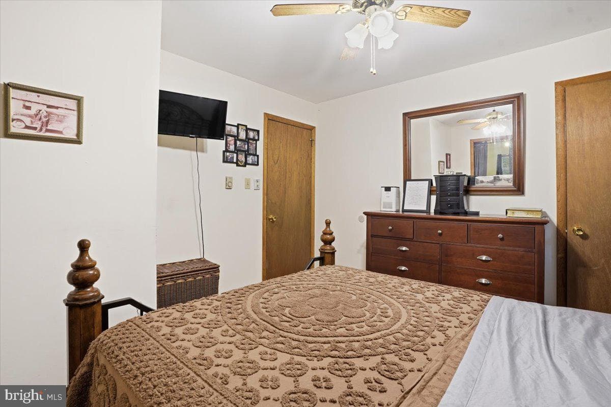 149 Mcmichaels Court photo 37