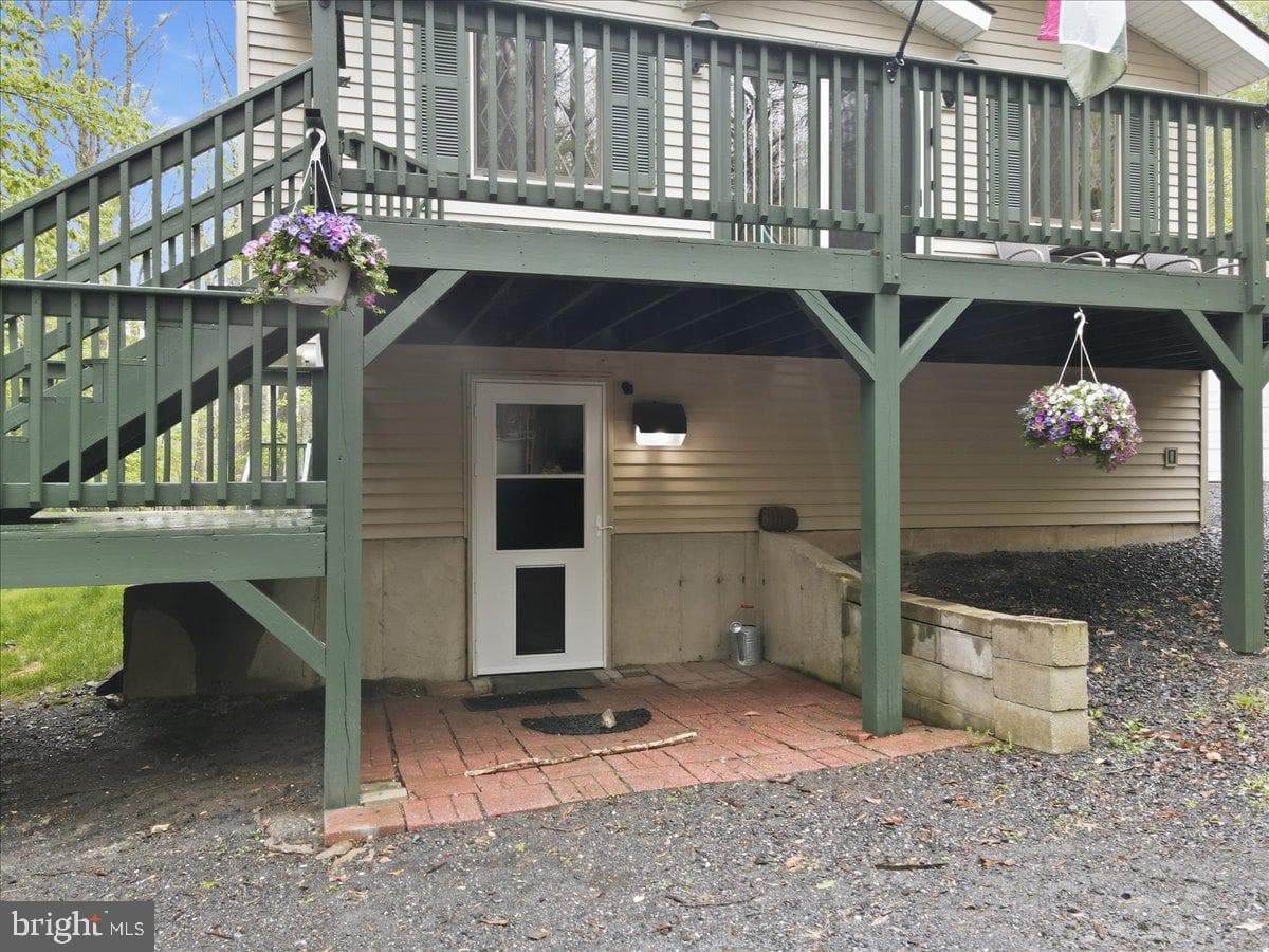 149 Mcmichaels Court photo 54