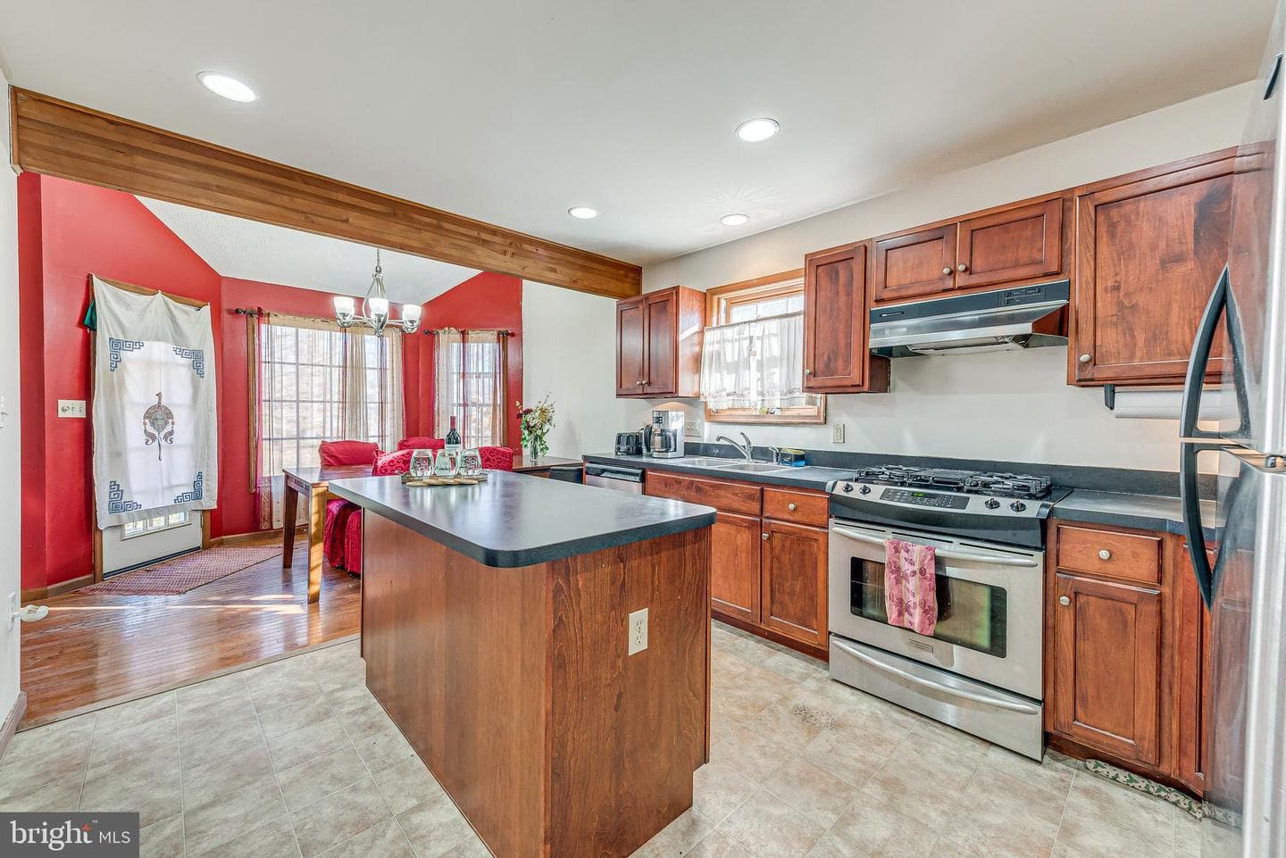 1624 Cotswold Road photo 10
