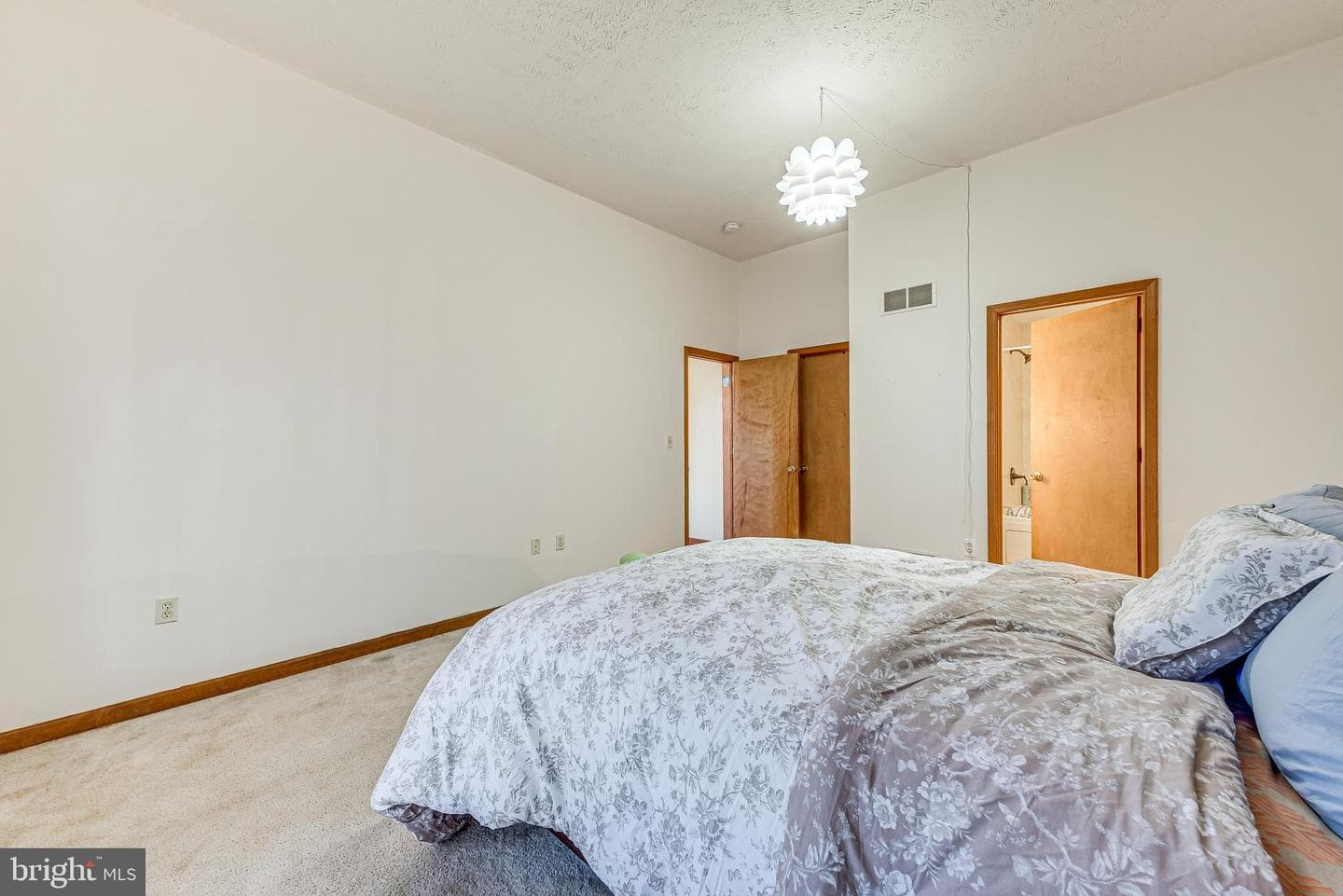 1624 Cotswold Road photo 21