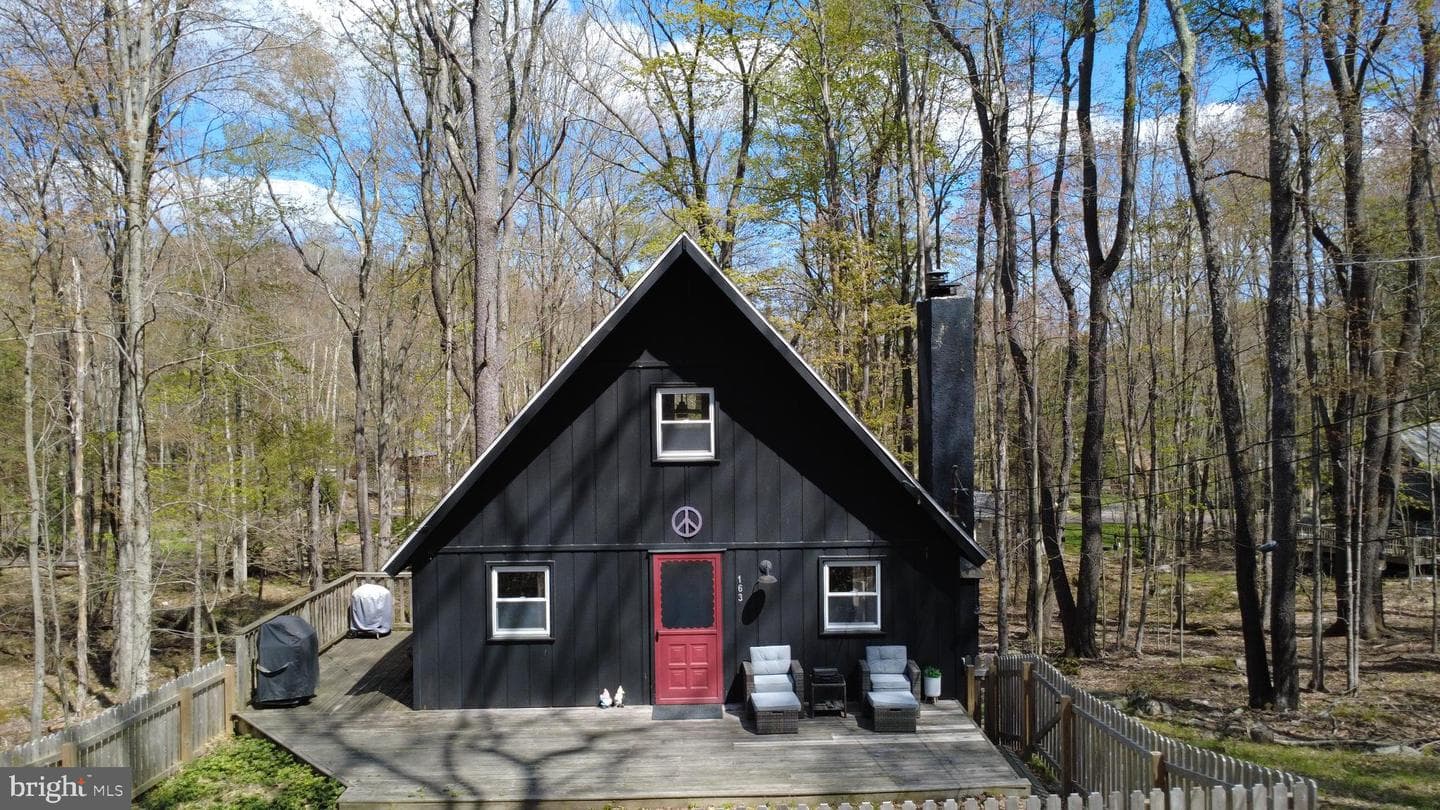 163 Owassa Drive, Pocono Lake
