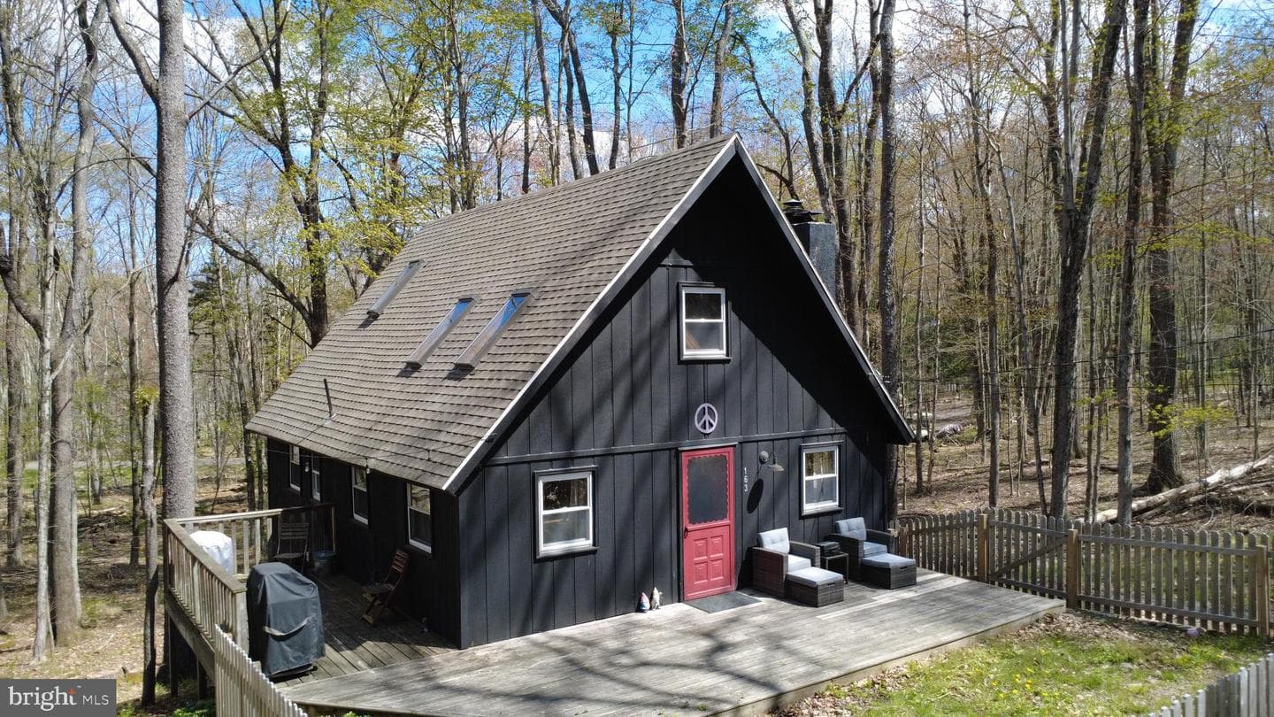 163 Owassa Drive, Pocono Lake