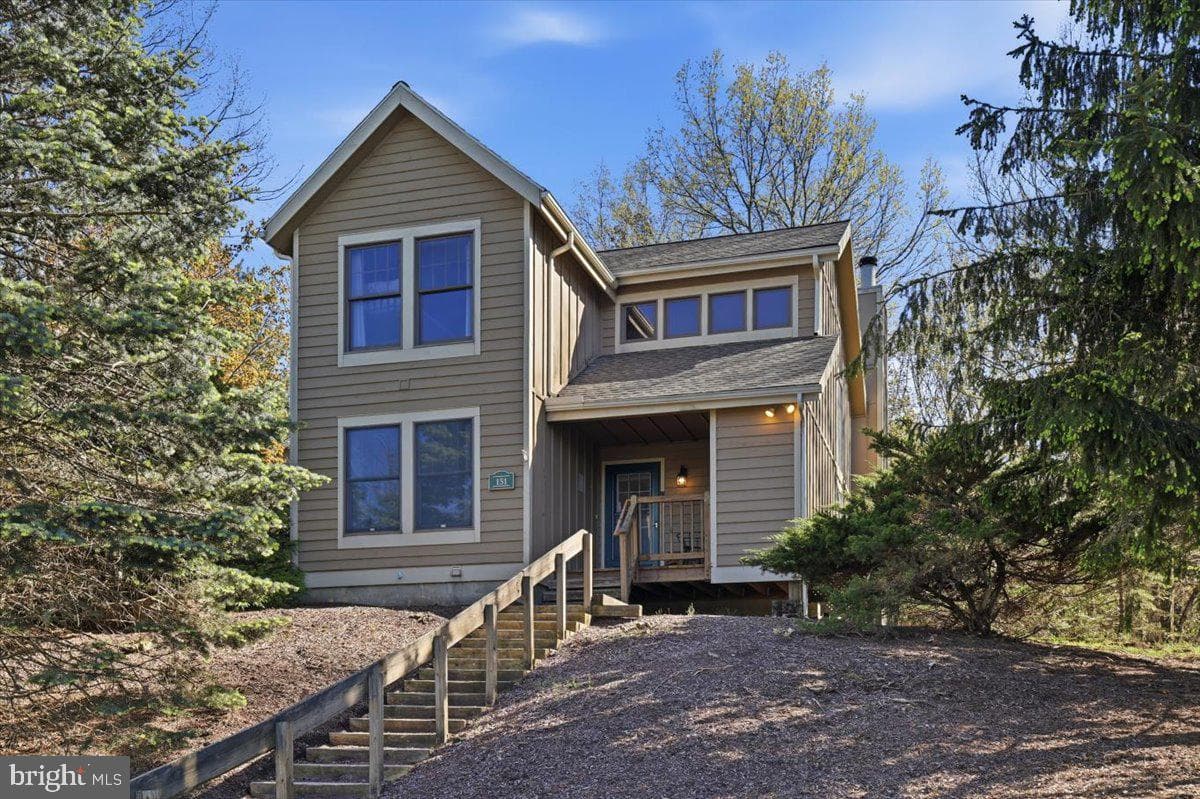 151 Pine Court photo 2