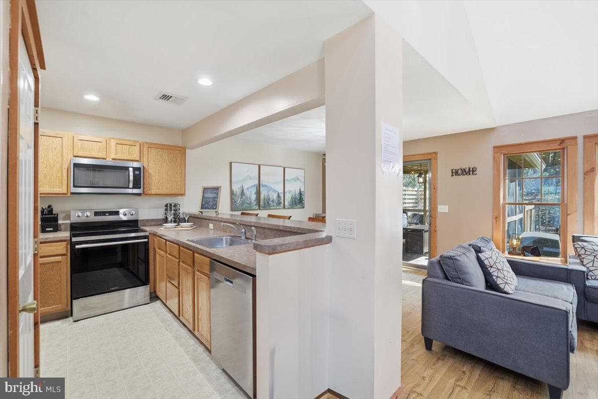151 Pine Court photo 26