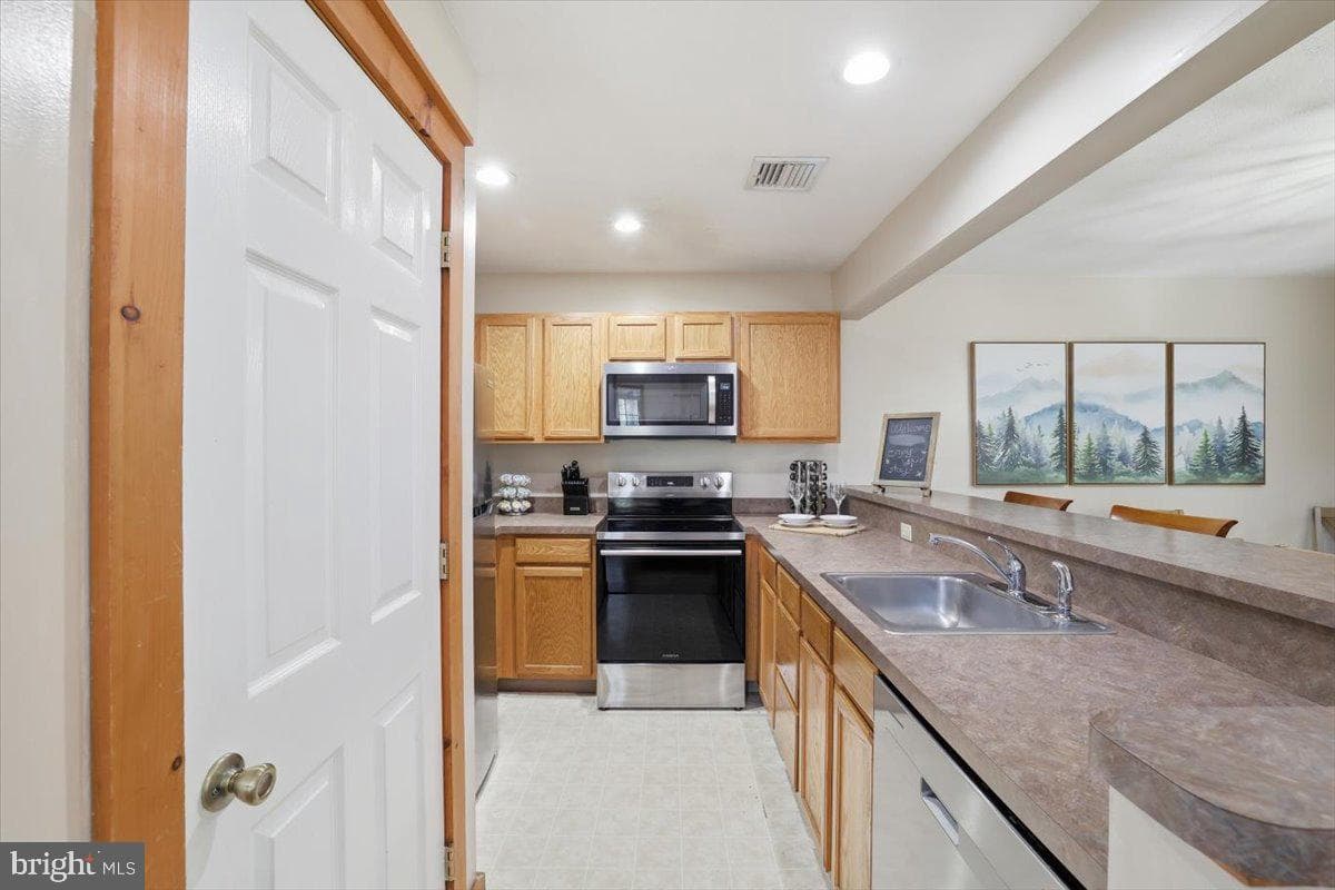 151 Pine Court photo 29