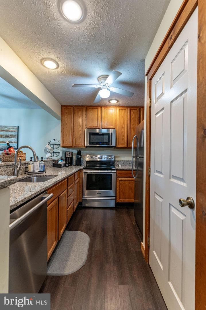 412 Hickory Dr photo 17