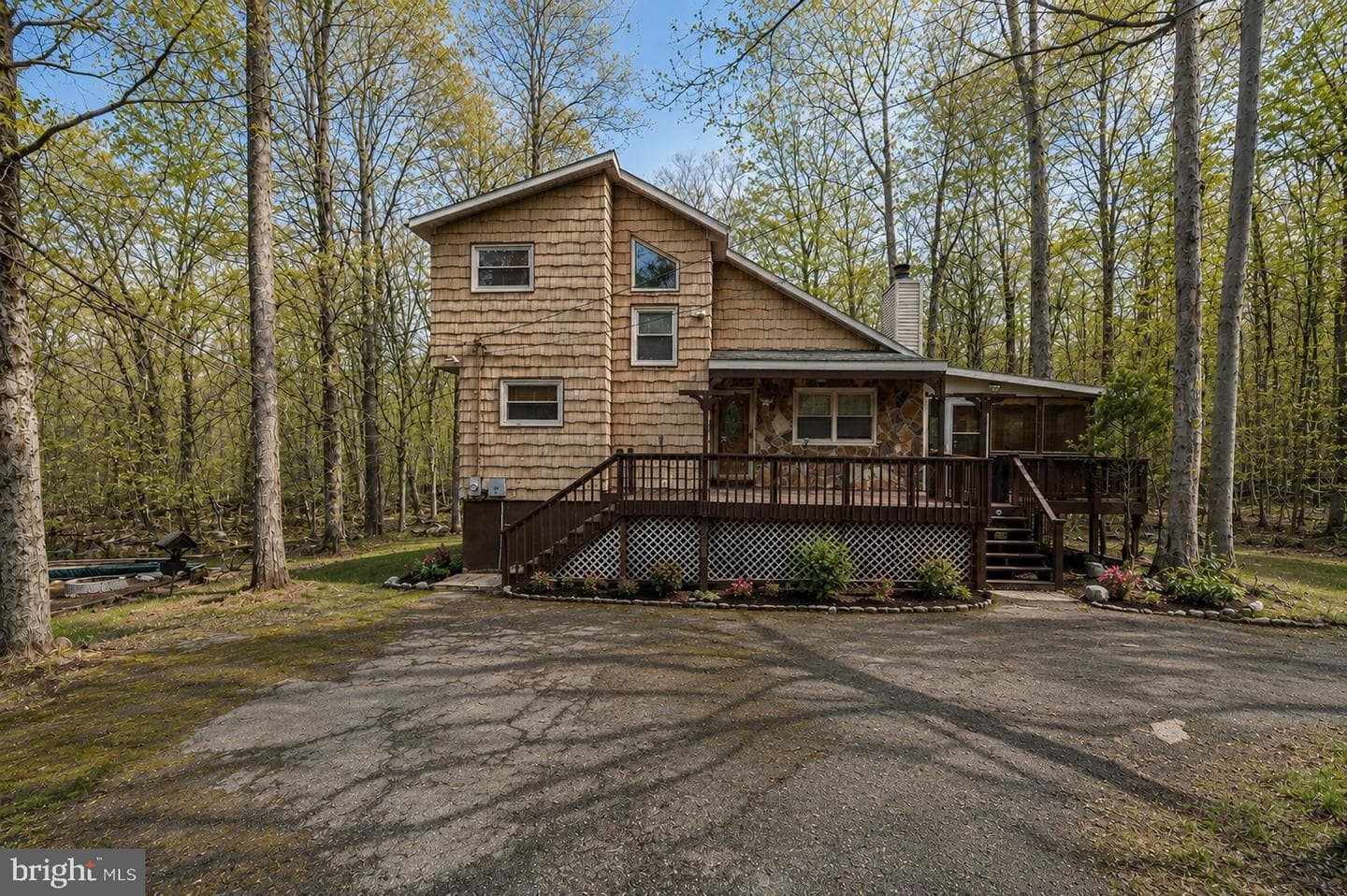 1328 Winding Way, Tobyhanna