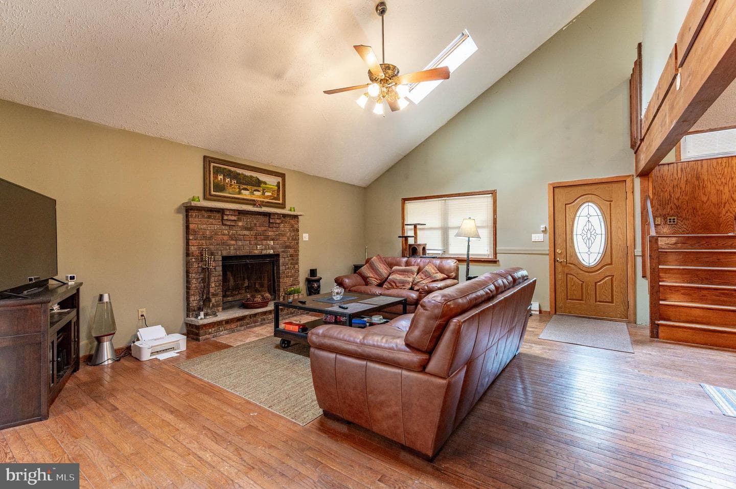 1328 Winding Way photo 3
