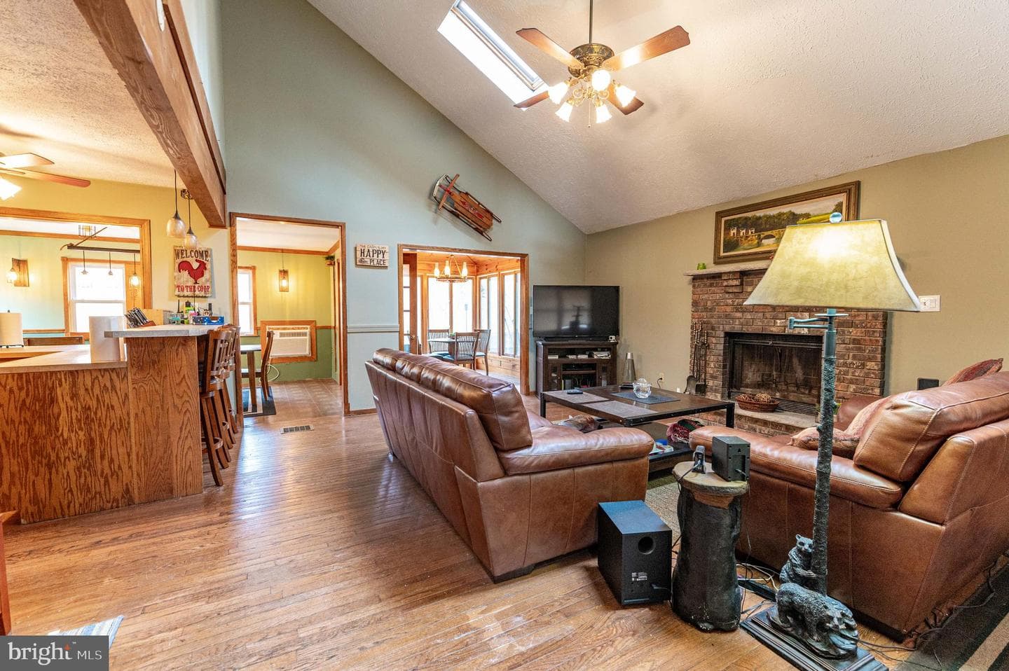 1328 Winding Way photo 5