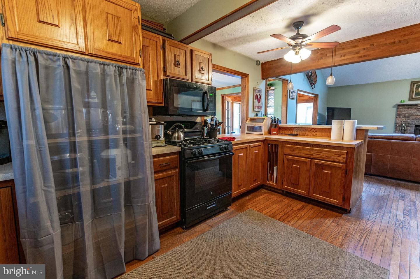 1328 Winding Way photo 9