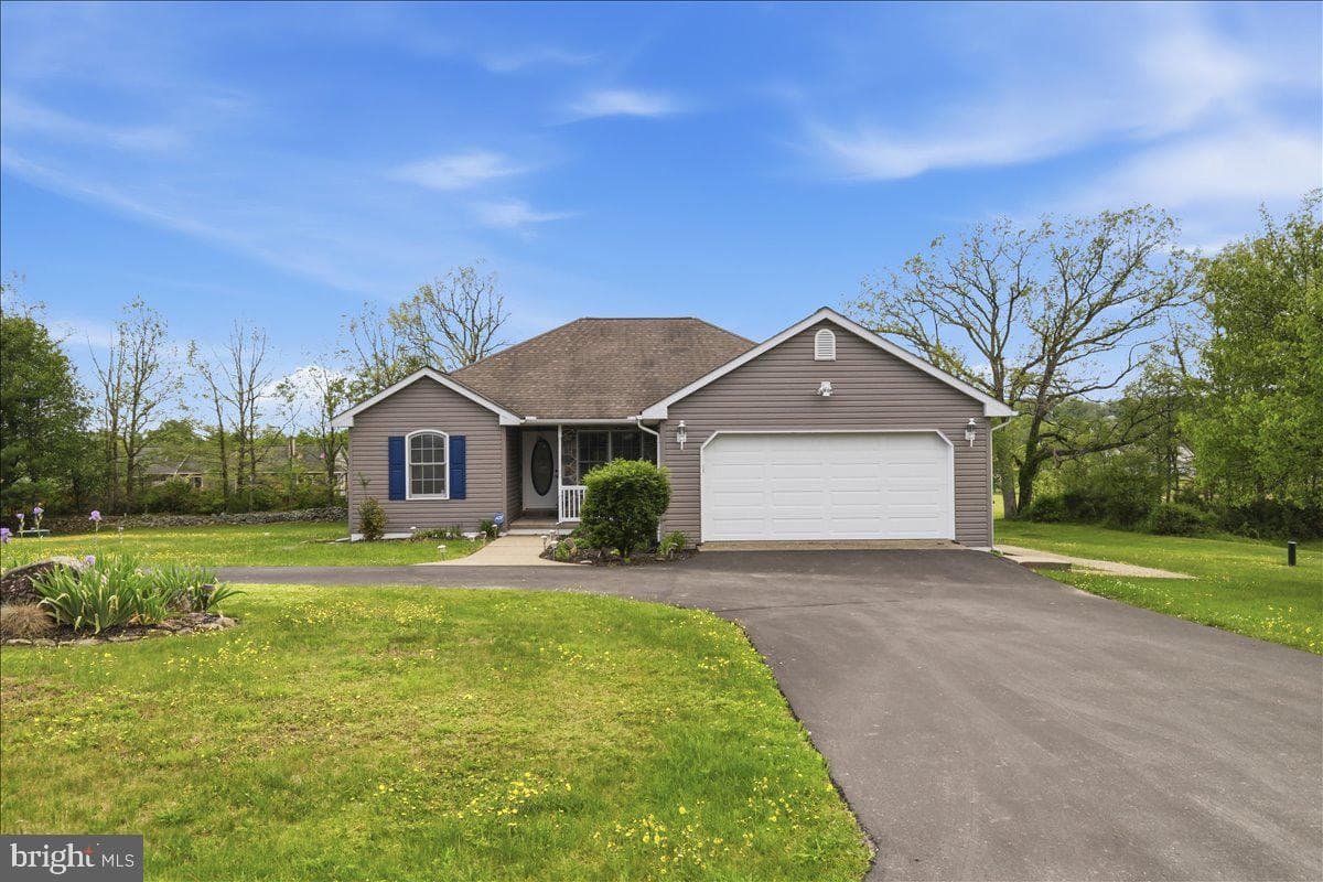 166 Regency Lane photo 2