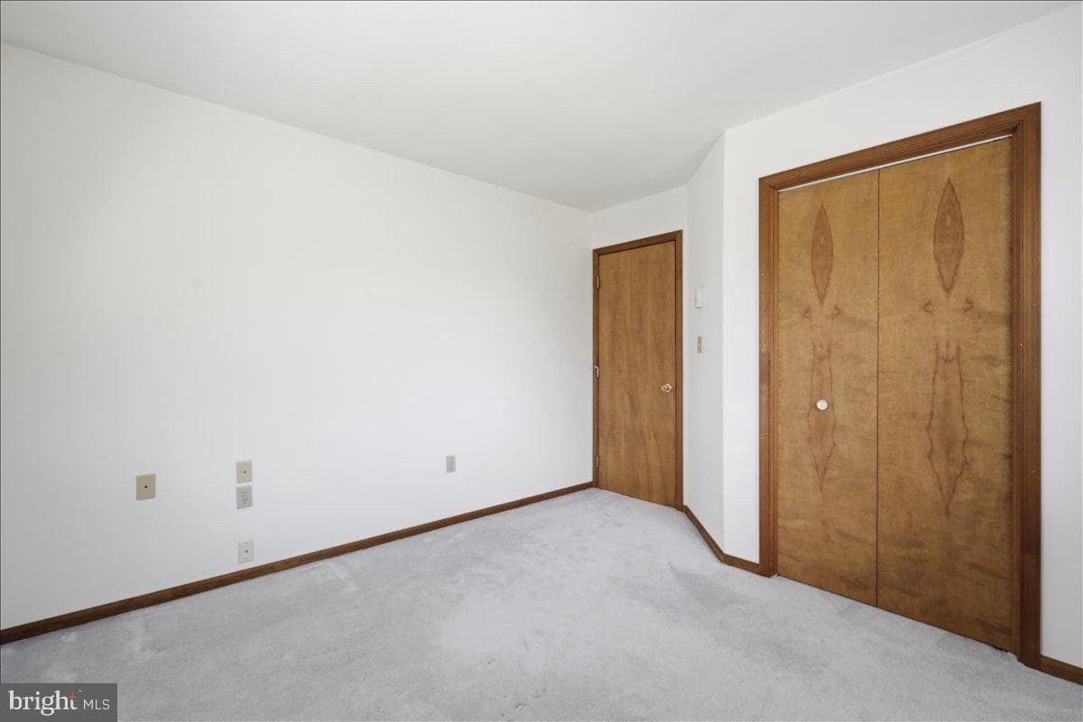 166 Regency Lane photo 33