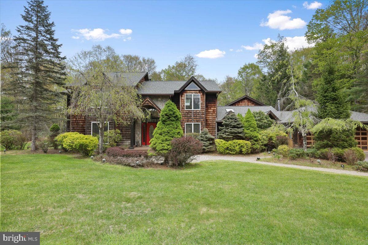 187 Sawmill Road photo 3