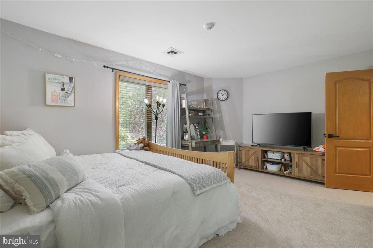 187 Sawmill Road photo 68