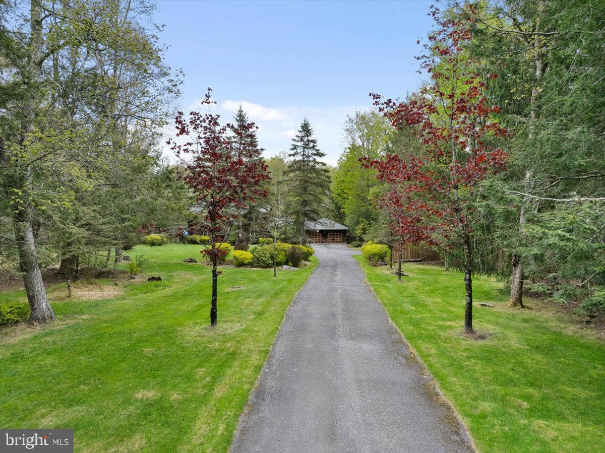 187 Sawmill Road photo 9