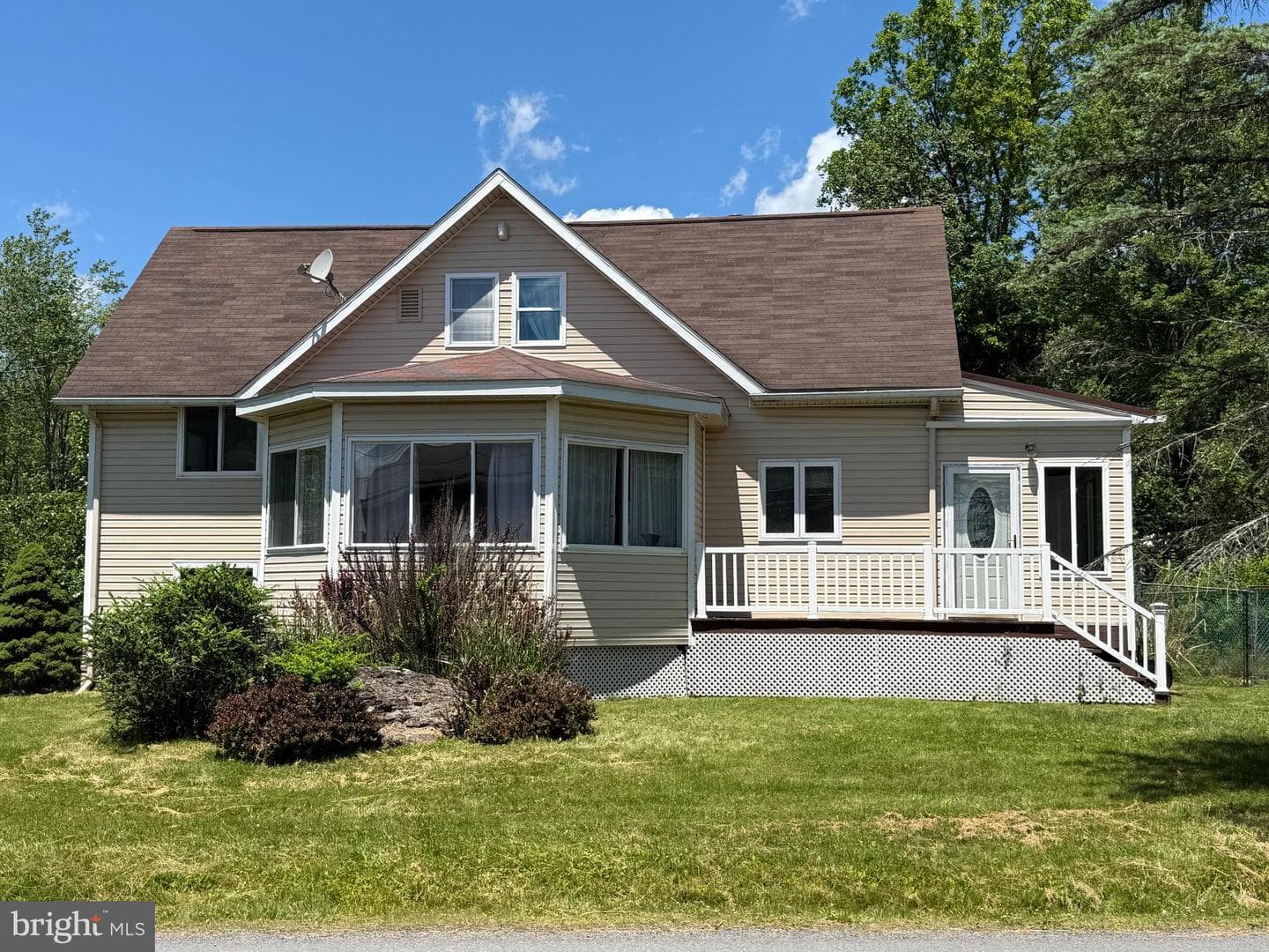 7639 Lake Shore Drive, Pocono Lake