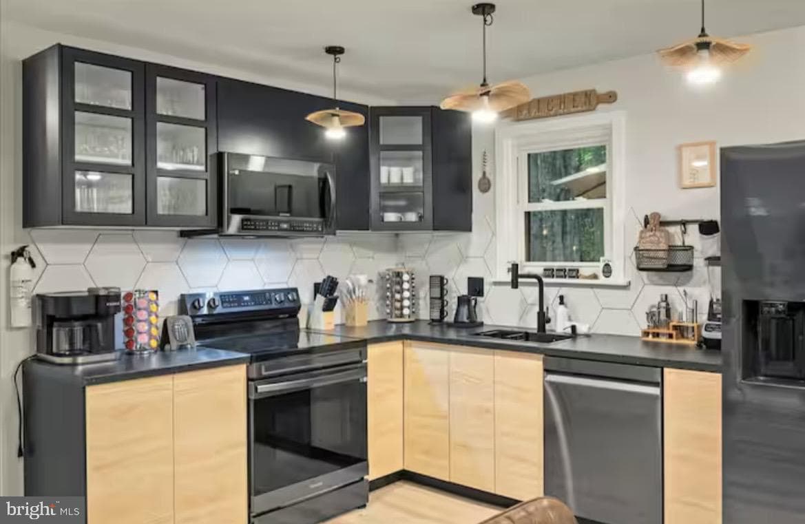 2985 Grace Terrace photo 10