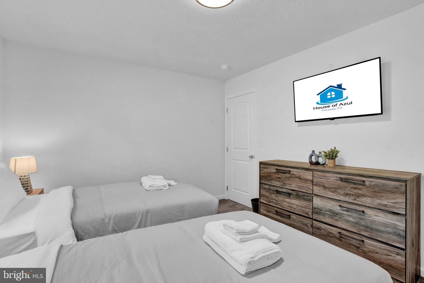 8595 Periwinkle Drive photo 35