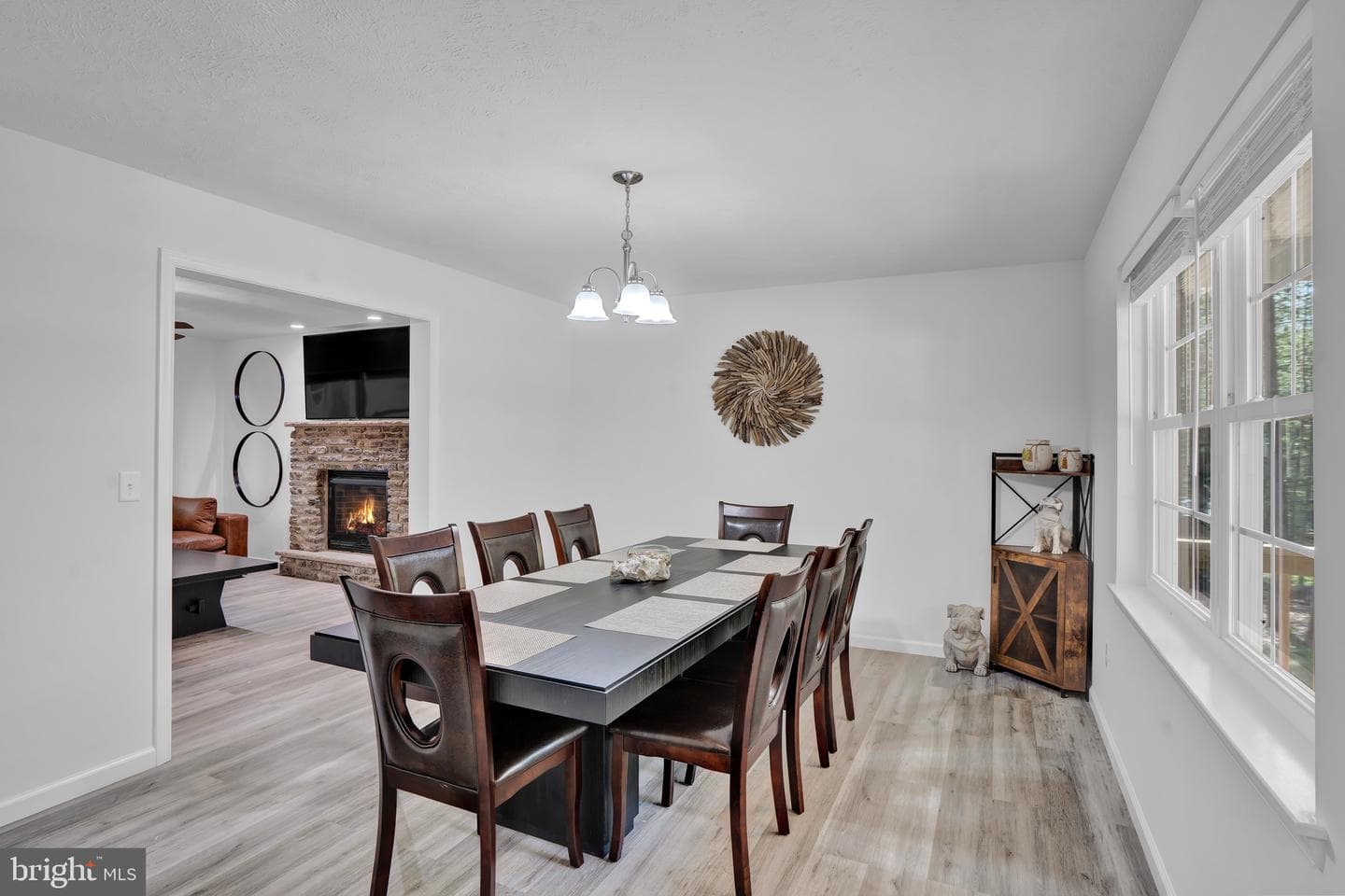 8595 Periwinkle Drive photo 9