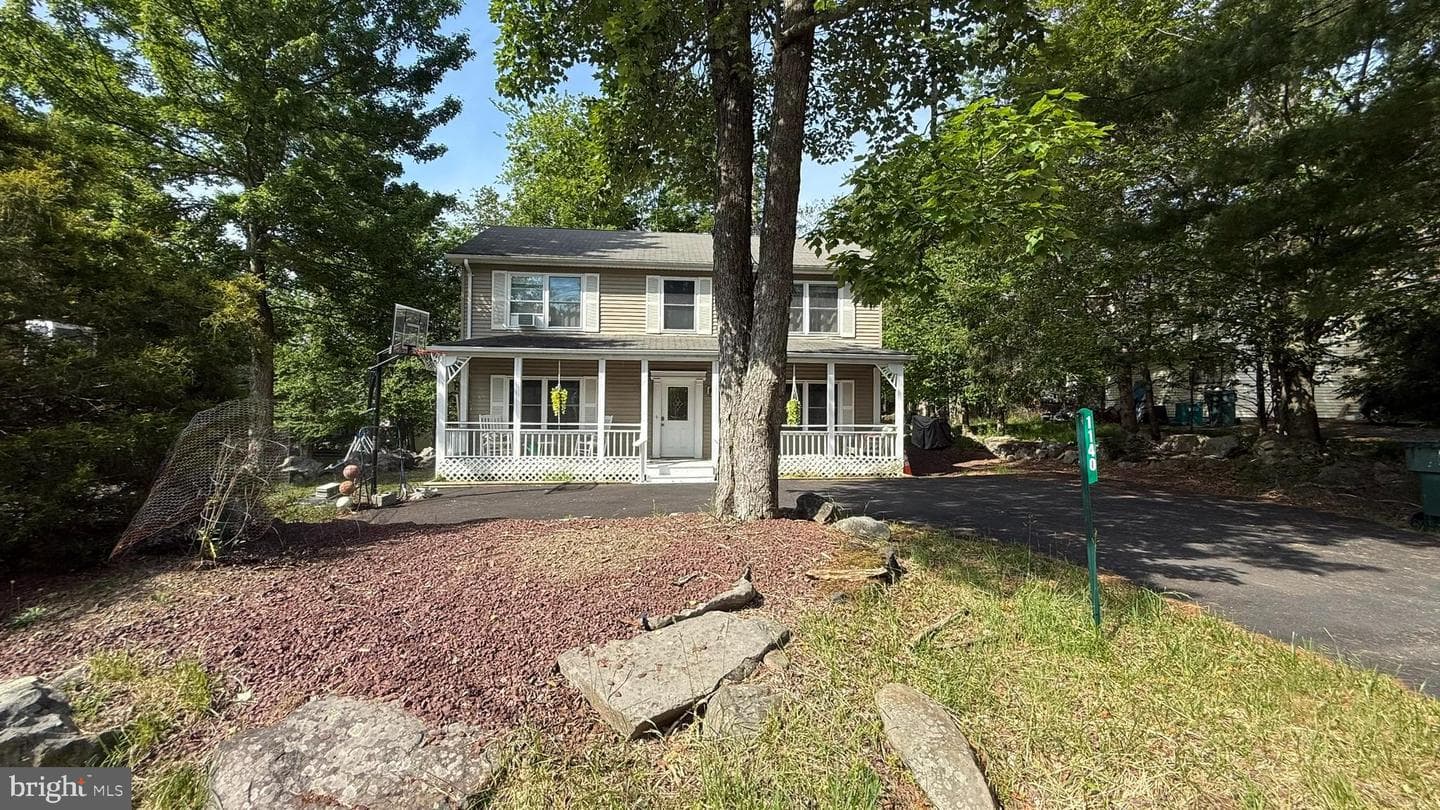1140 Country Place Drive, Tobyhanna