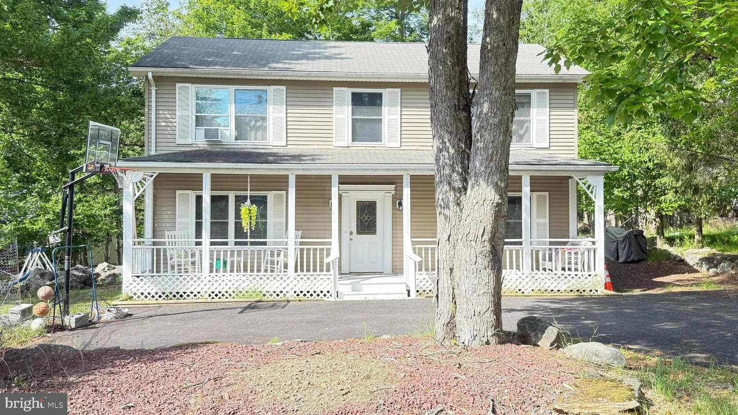 1140 Country Place Drive, Tobyhanna