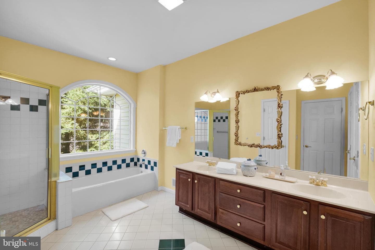 237 Eastshore Drive photo 32