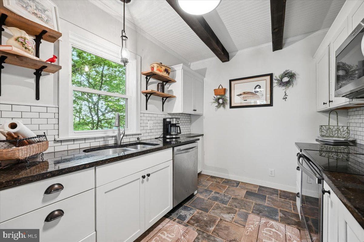 90 Oak Lane photo 26