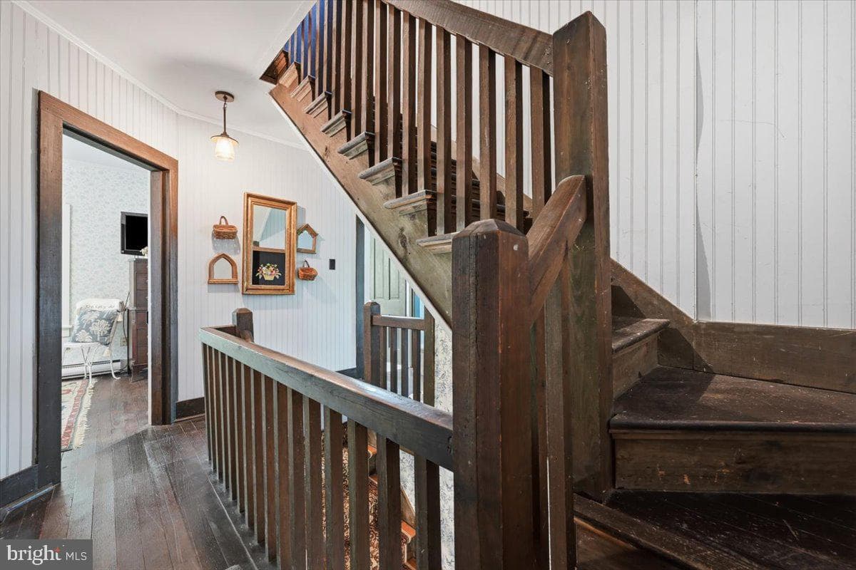 90 Oak Lane photo 31