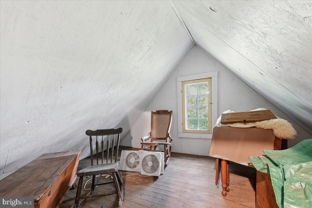 90 Oak Lane photo 34
