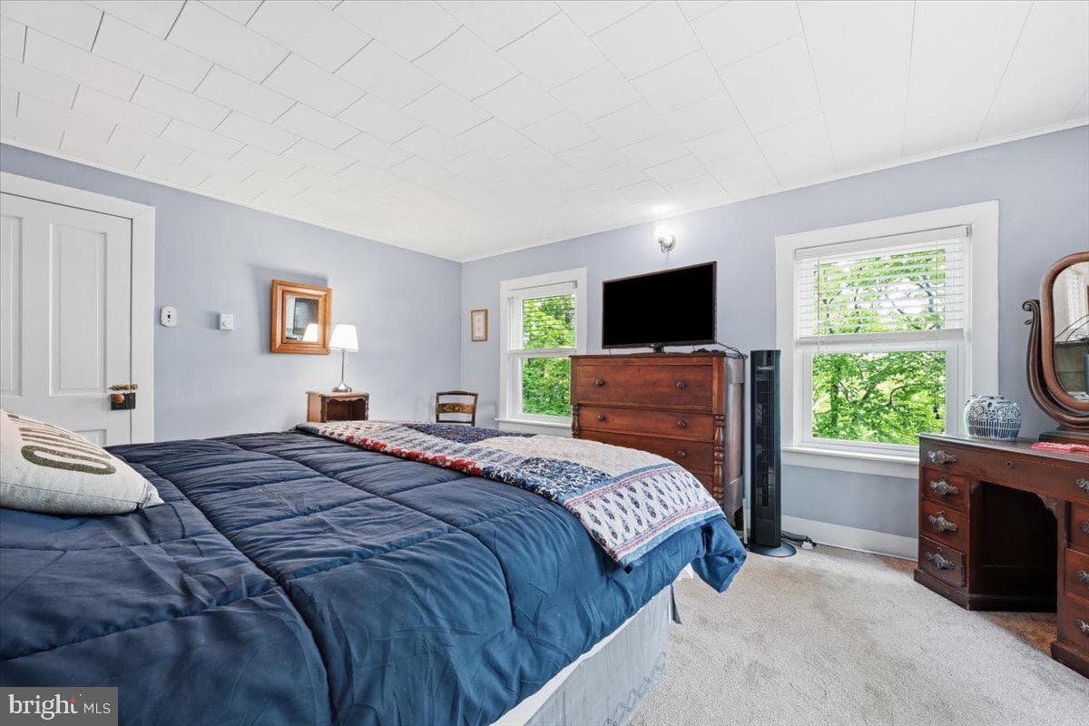 90 Oak Lane photo 42
