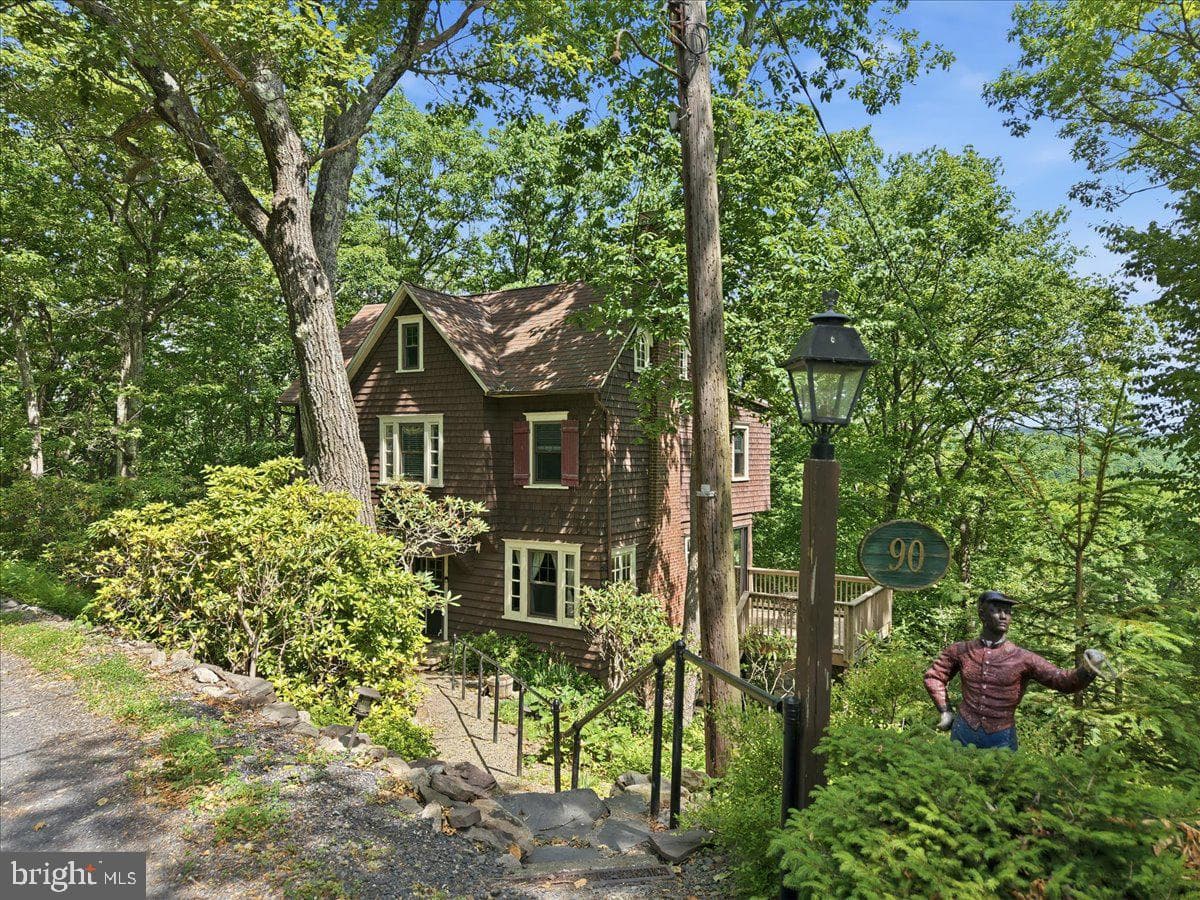 90 Oak Lane photo 5