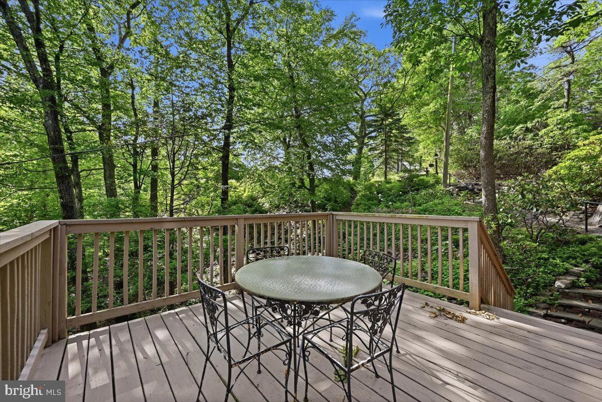 90 Oak Lane photo 72