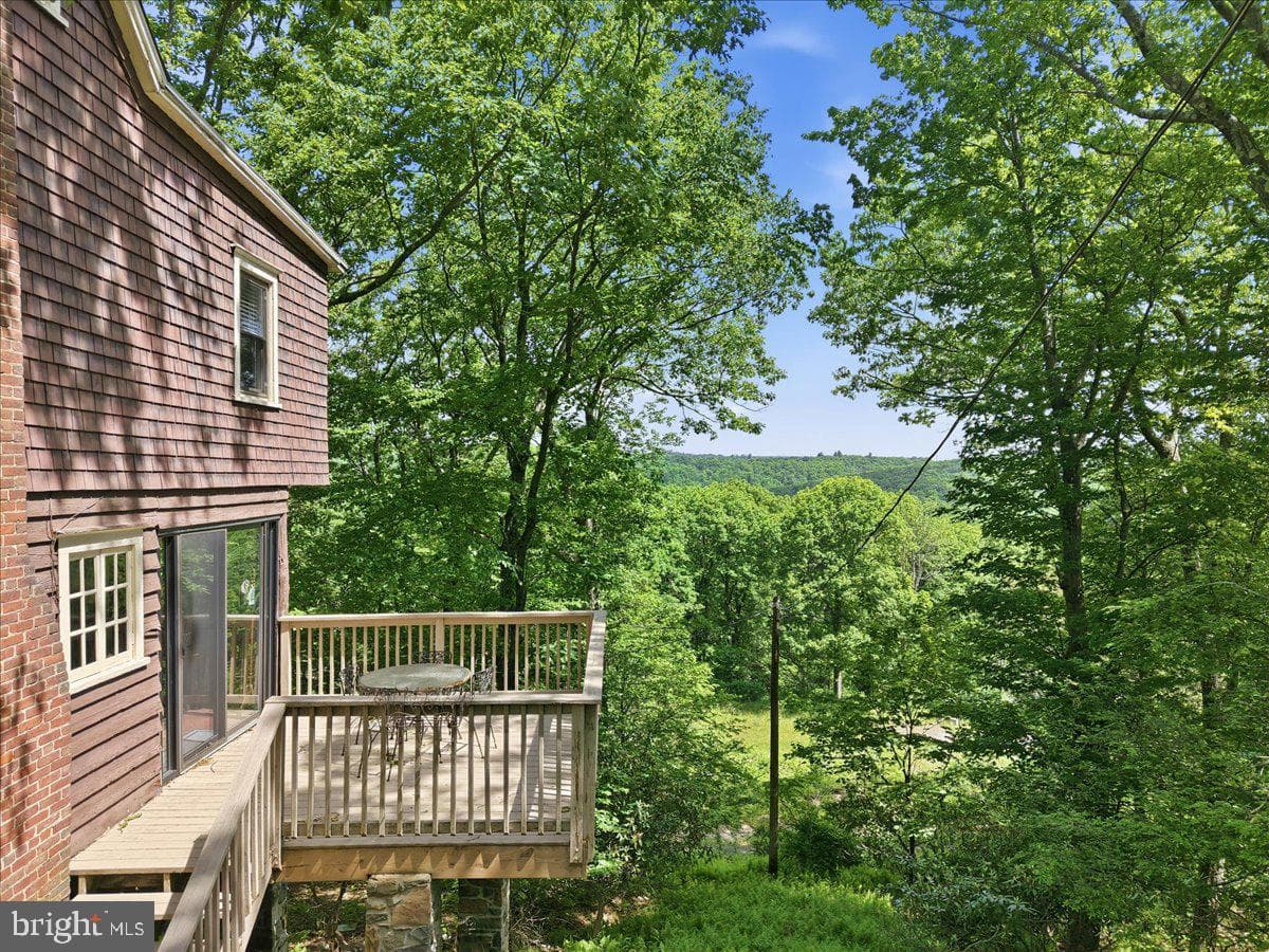 90 Oak Lane photo 79