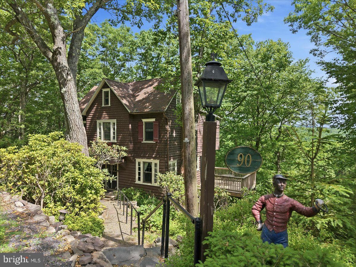 90 Oak Lane photo 84