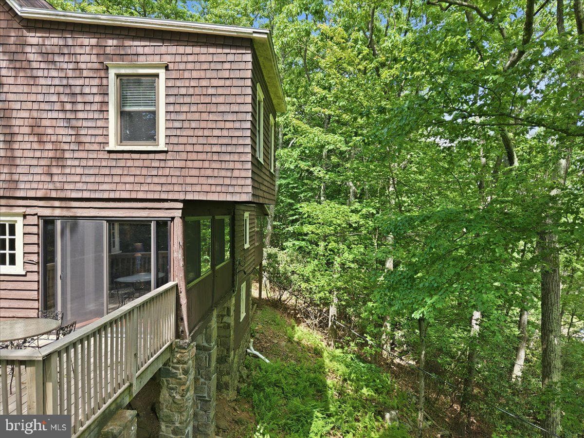 90 Oak Lane photo 89