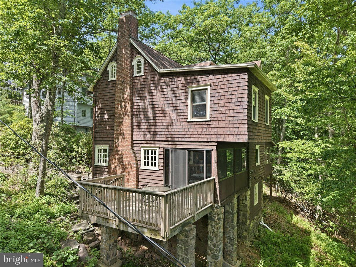 90 Oak Lane photo 90