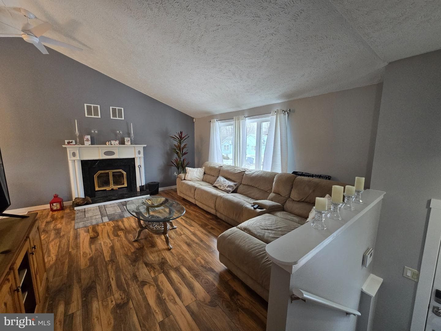 1293 Winding Way photo 3