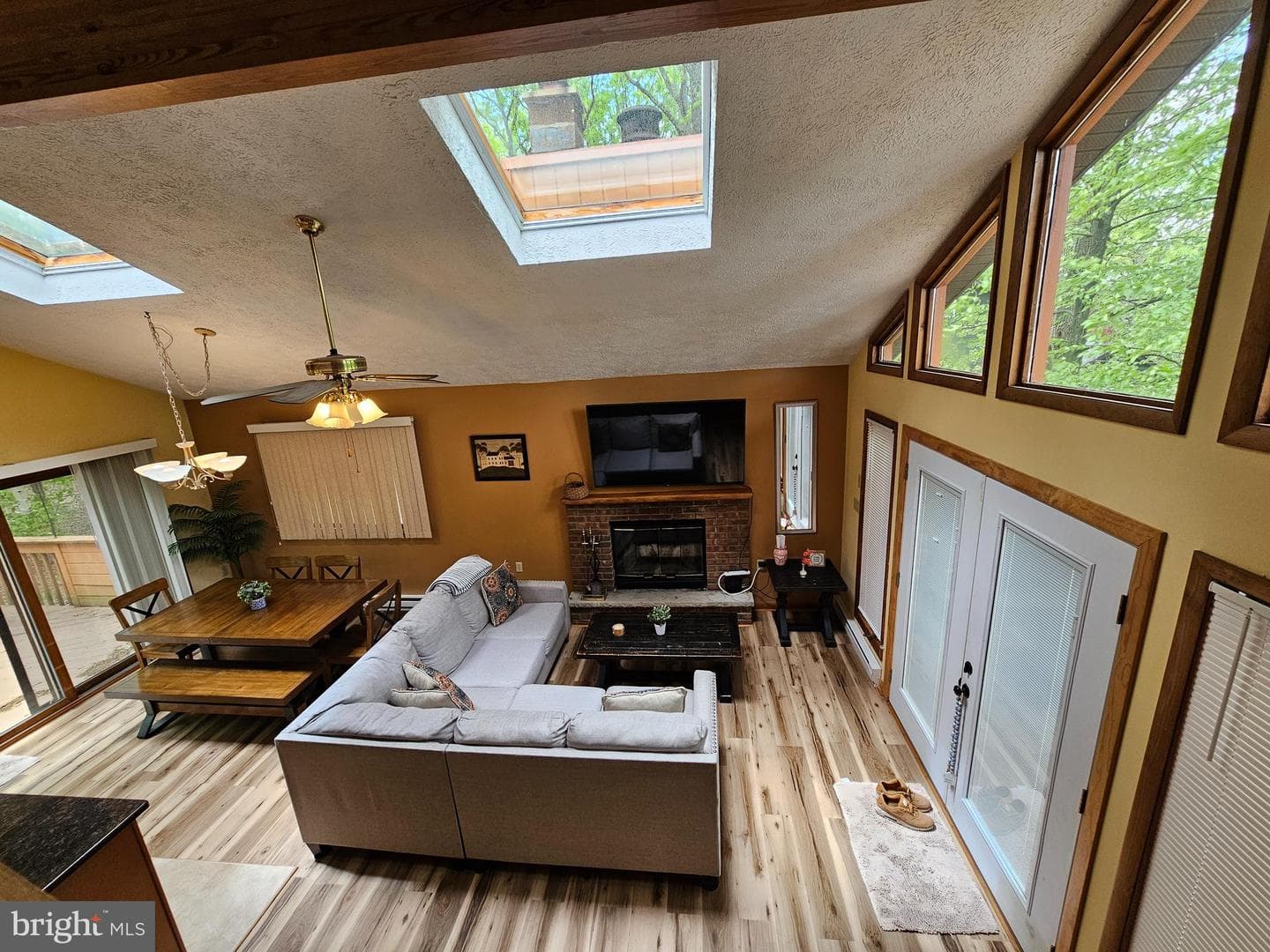 8226 Woodchuck Court photo 4