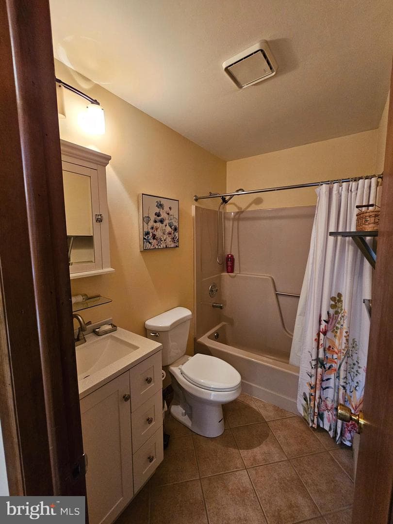 8226 Woodchuck Court photo 8