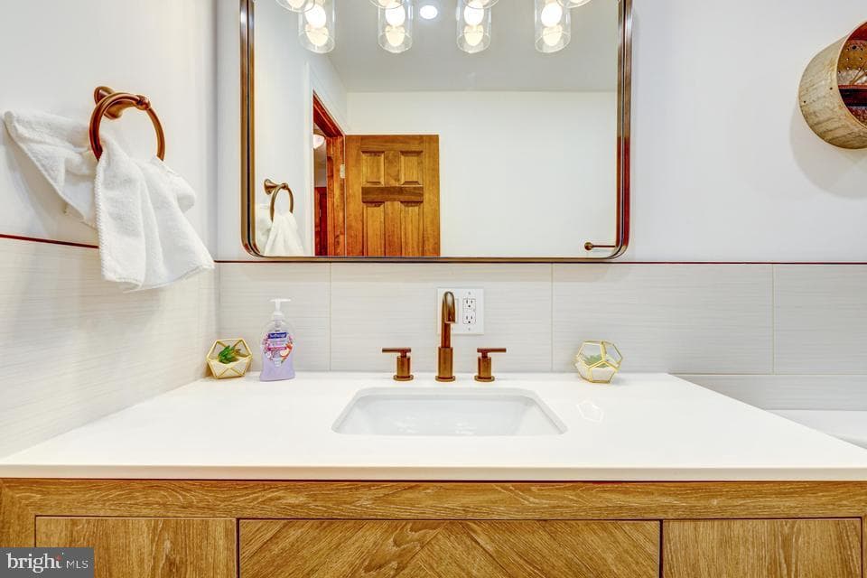 143 Cathleen Drive photo 27