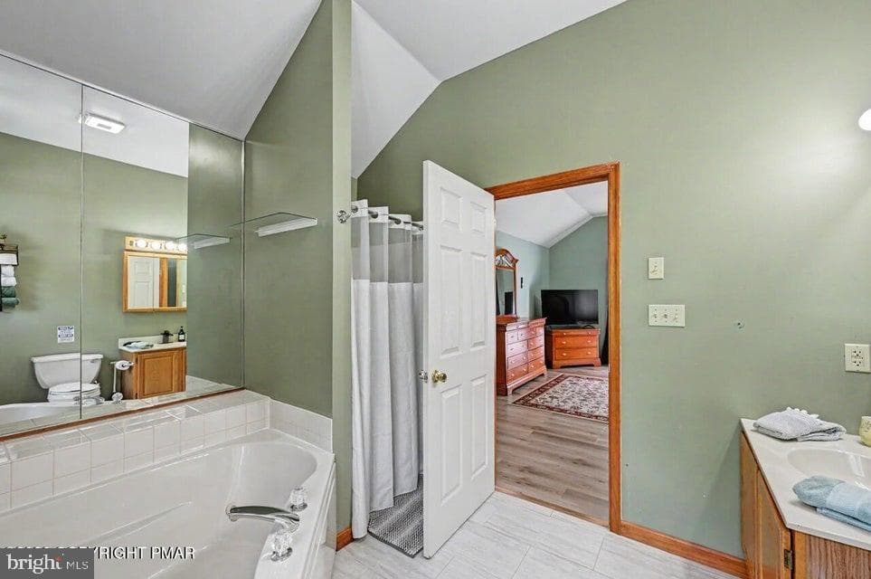 211 Nadine Boulevard photo 29