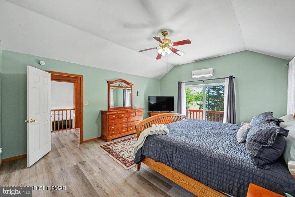 211 Nadine Boulevard photo 33