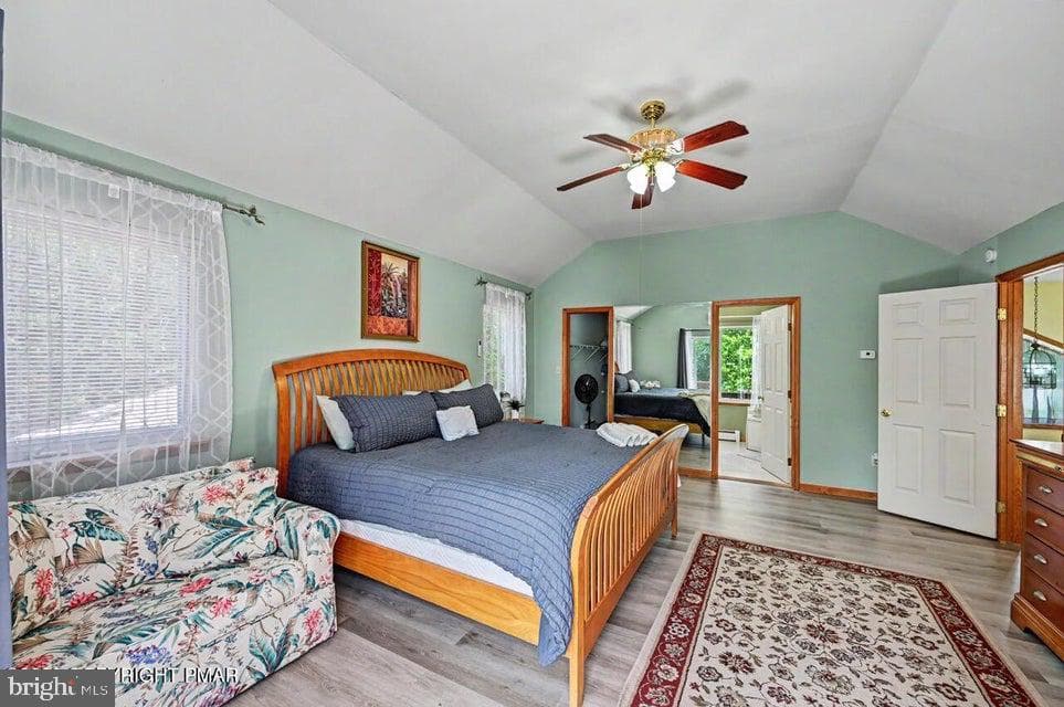 211 Nadine Boulevard photo 34
