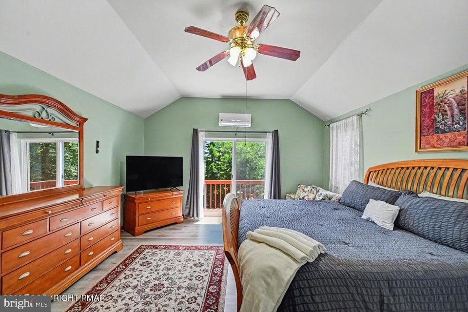 211 Nadine Boulevard photo 35