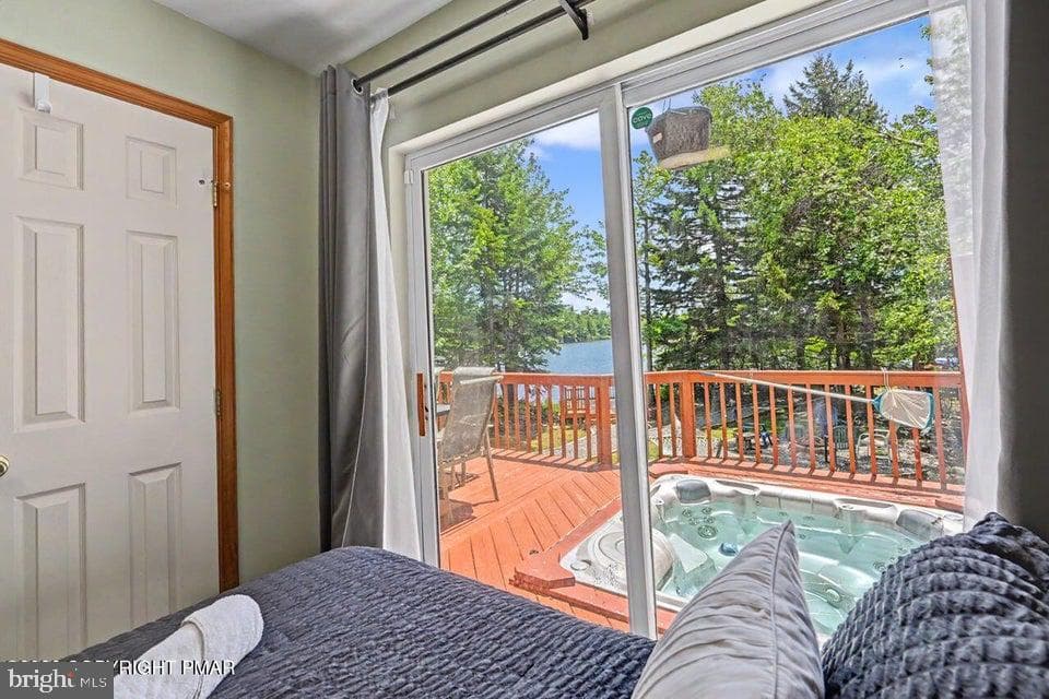 211 Nadine Boulevard photo 41